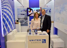 US based United Cargo operates many cargo flights all over the world. In Colombia, Mildred Garcia is the one keeping contact with all the growers. Terry Phillips helps overseeing the business from 'home', that is, Houston.